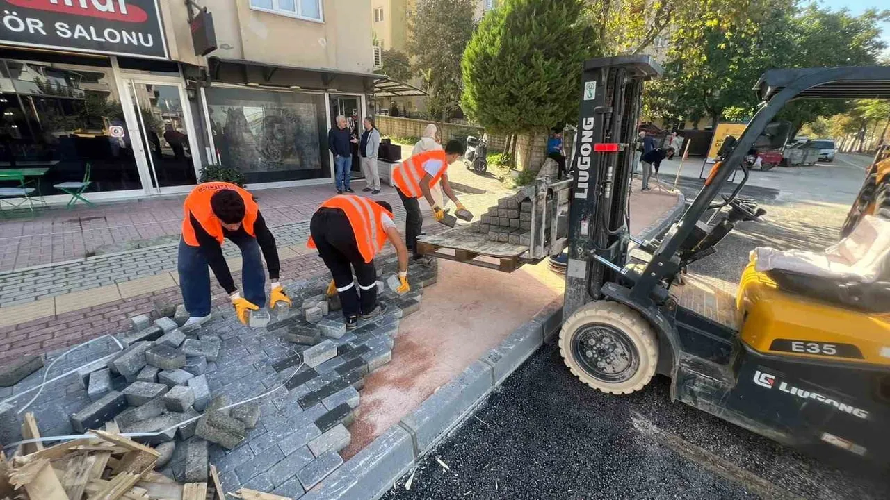 BURSA BÜYÜKŞEHİR BELEDİYESİ, YILDIRIM İLÇESİ ESENEVLER MAHALLESİ’NDE YER ALAN ERDOĞAN CADDESİ’NDE...