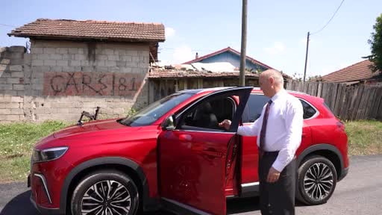 Başkan Özlü direksiyonu geçti yeni asfaltlanan yolları yerli otomobil ile test etti