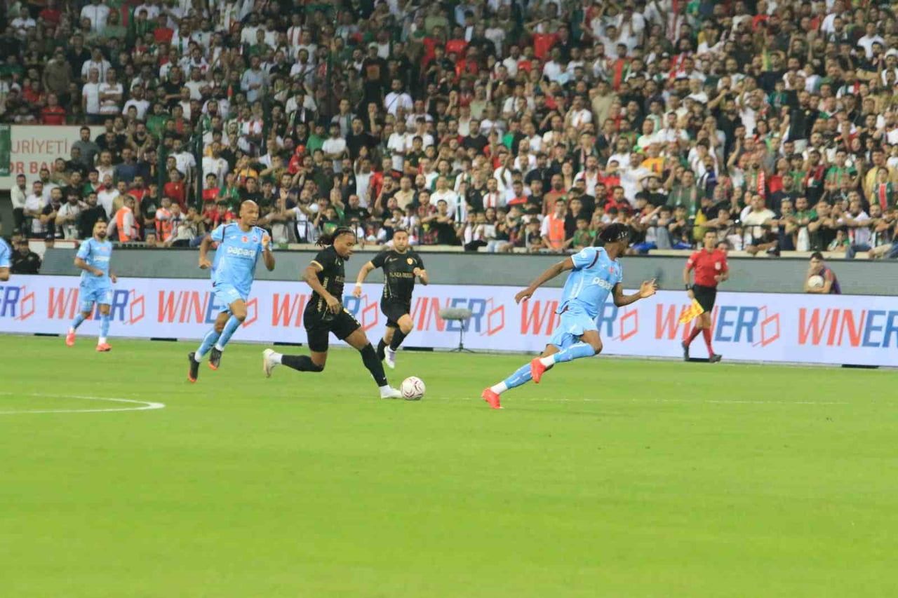 TRENDYOL SÜPER LİG'İN 3. HAFTASINDA AMED SPORTİF FAALİYETLER İLE TRABZONSPOR KARŞILAŞIYOR....