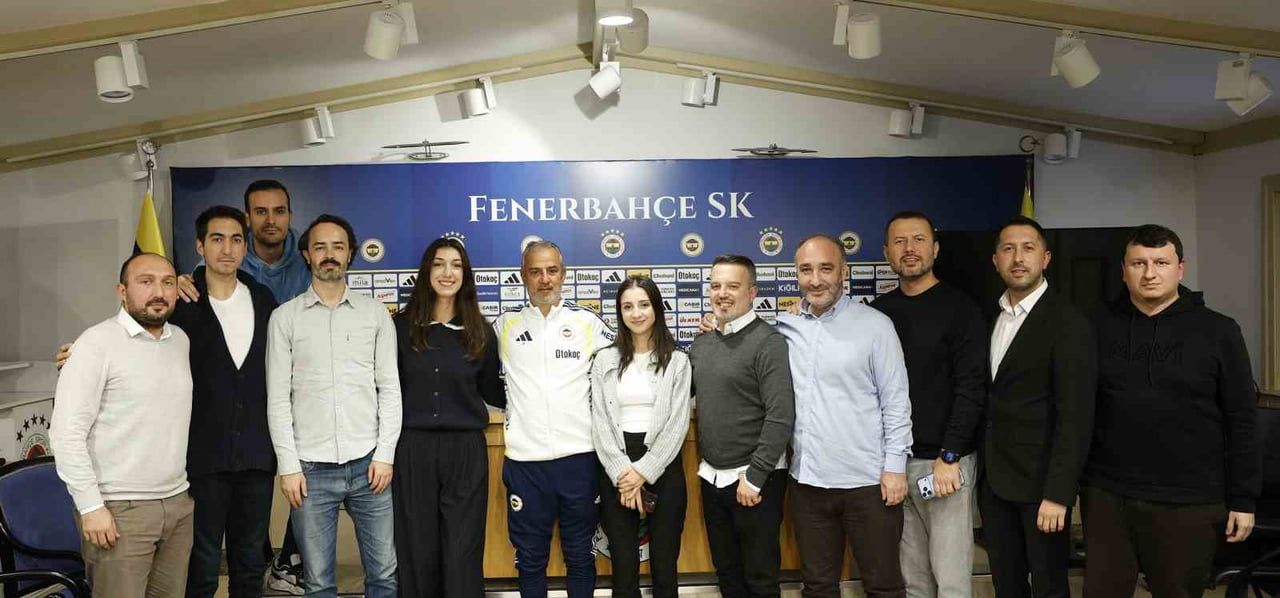 FENERBAHÇE TEKNİK DİREKTÖRÜ İSMAİL KARTAL, BASIN MENSUPLARIYLA YAPTIĞI SOHBET TOPLANTISINDA TAKIM...