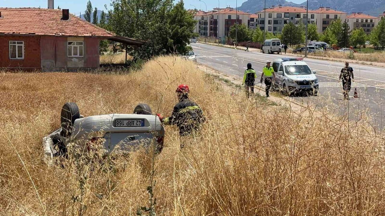 KONYA’NIN SEYDİŞEHİR İLÇESİNDE İKİ OTOMOBİLİN ÇARPIŞMASI SONUCU 4 KİŞİ YARALANDI.