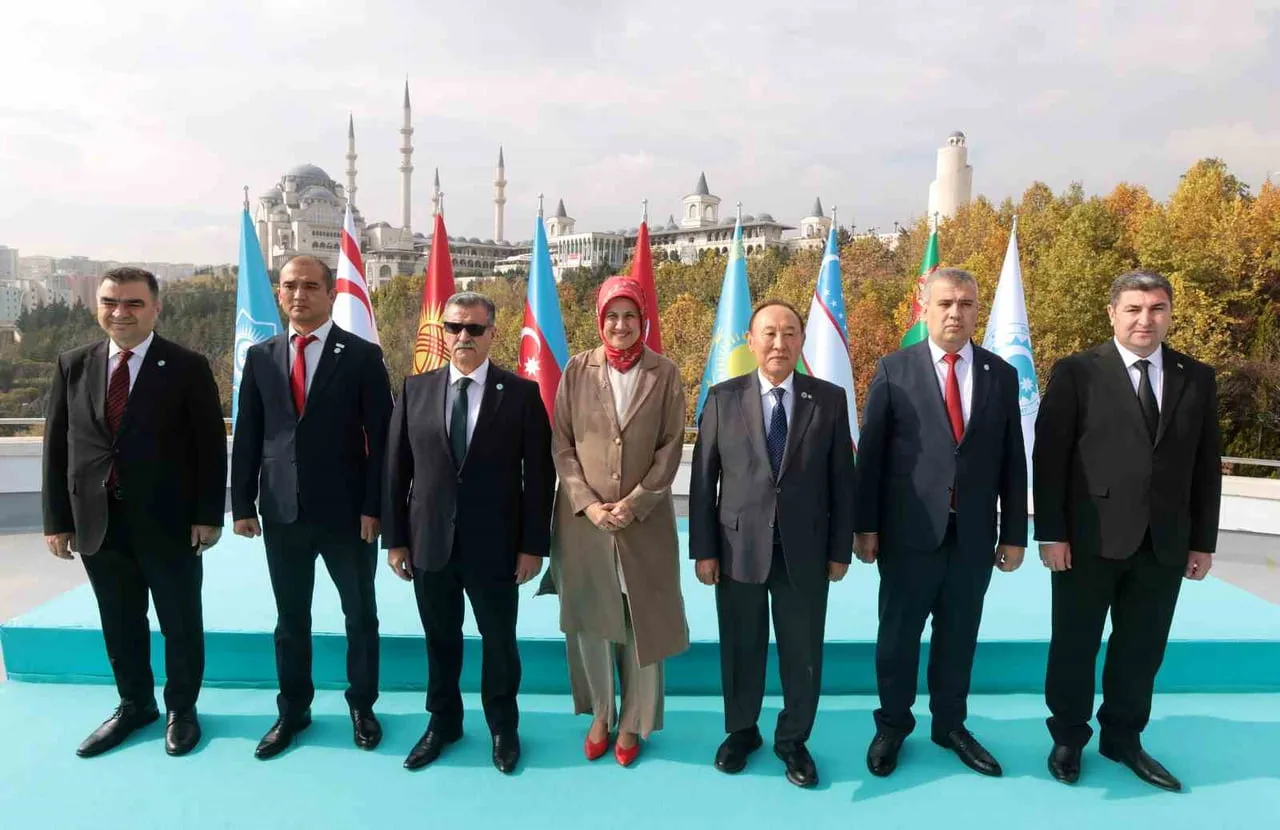 TÜRK DEVLETLERİ KIZILAY VE KIZILHAÇ AĞI’NIN BAŞKANLAR KONSEYİ TOPLANTISINDA DÖNEM BAŞKANLIĞI...