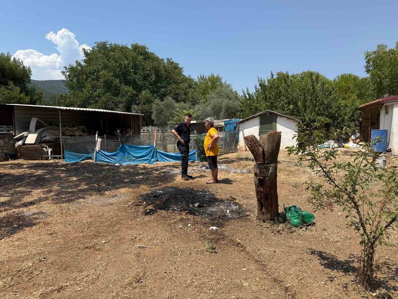 MUĞLA’NIN MENTEŞE İLÇESİNDE MÜSTAKİL BİR EVİN BAHÇESİNDE ÖĞLE SAATLERİNDE ÇIKAN OT YANGINI PANİĞE...