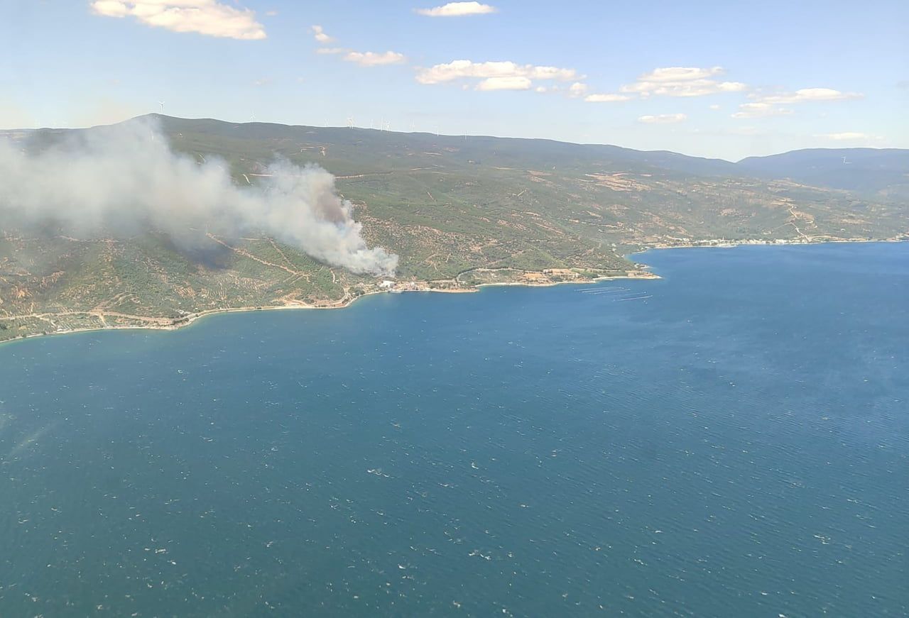 ARMUTLU İLÇESİ KAPAKLI KÖYÜ HATTINDA ÇIKAN YANGINI KONTROL ALTINA ALMAK İÇİN HAVADAN VE KARADAN...