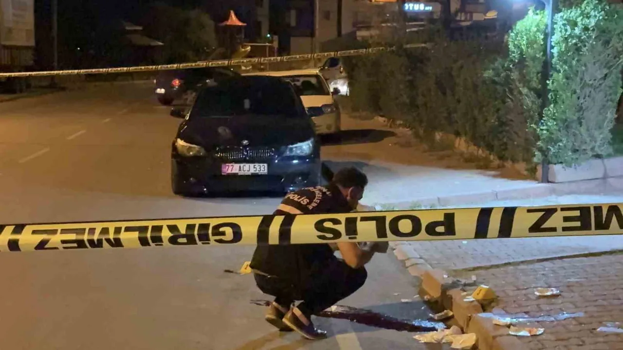 KAYSERİ’NİN MELİKGAZİ İLÇESİNDE İDDİAYA GÖRE ‘SİGARA PARASI’ NEDENİYLE ÇIKAN BIÇAKLI KAVGADA, BABA...