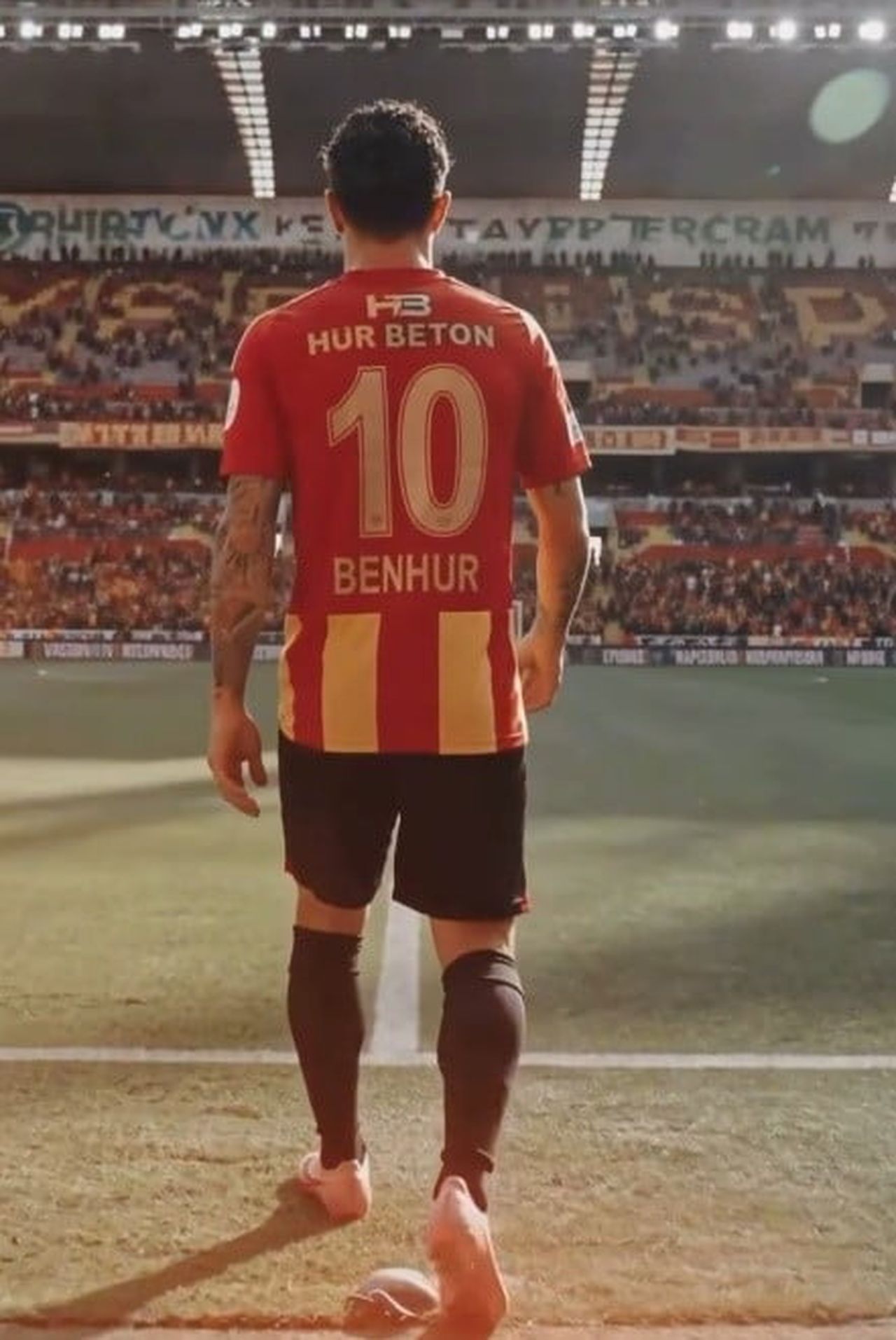 KAYSERİSPOR; SON OLARAK ERZURUMSPOR FORMASI GİYEN VE ŞAMPİYONLUK YAŞAYAN BENHUR KESER’İ KADROSUNA...