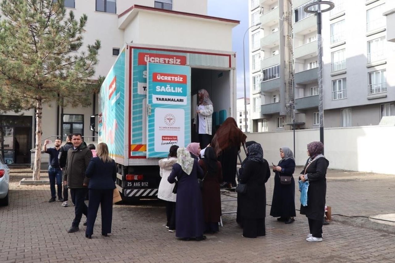 ERZURUM İL SAĞLIK MÜDÜRLÜĞÜ, KANSERDE ERKEN TEŞHİSİN ÖNEMİNE DİKKAT ÇEKMEK VE SAĞLIK HİZMETLERİNİ...
