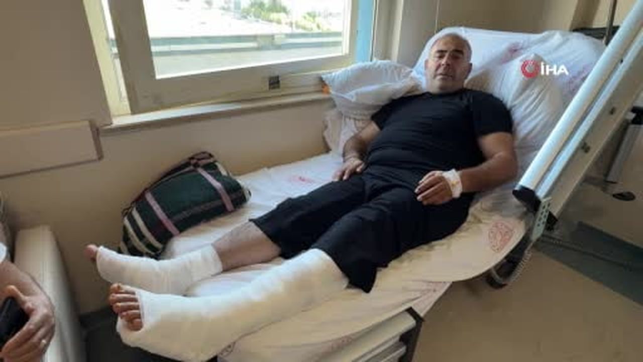 Antalya'da yanan kamyonun sürücüsü, karşıdan gelen araçları görünce aracı bariyerlere...