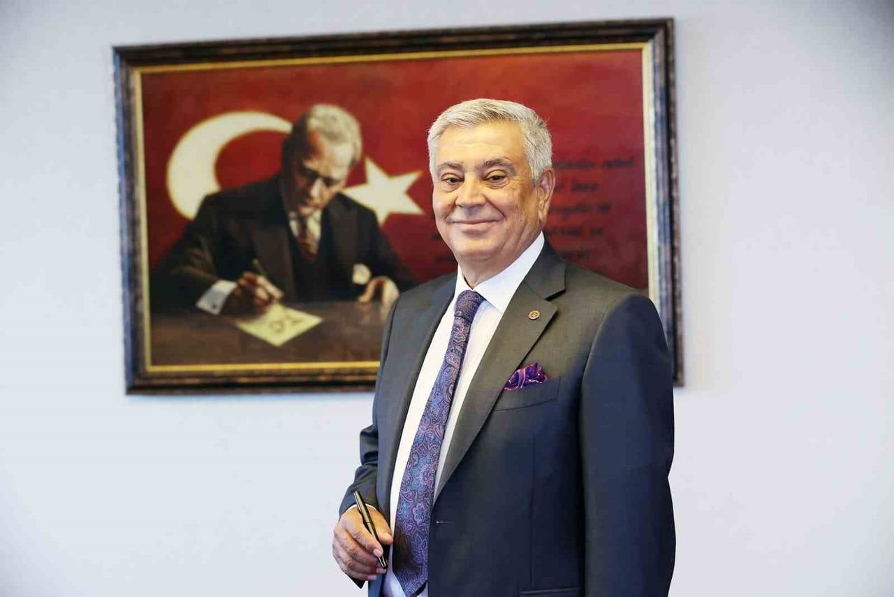 GAZİANTEPLİ SANAYİCİ HALİL TEPE, İLHAM VERİCİ BAŞARI ÖYKÜSÜNÜ KİTAPLAŞTIRDI
