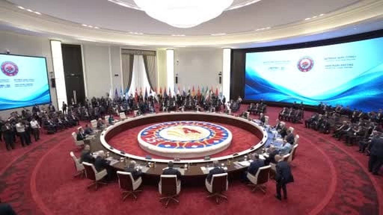 Özbekistan Cumhurbaşkanı Şevket Mirziyoyev, Şanghay İşbirliği Örgütü (ŞİÖ) genişletilmiş liderler...