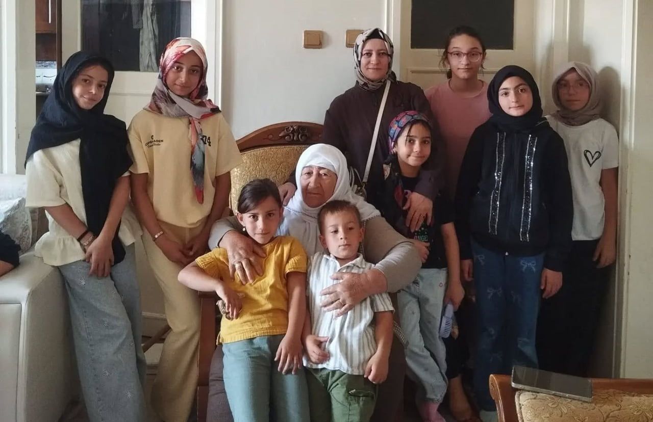 YAZ KUR'AN KURSU ÖĞRENCİLERİNDEN YAŞLILARA ZİYARET