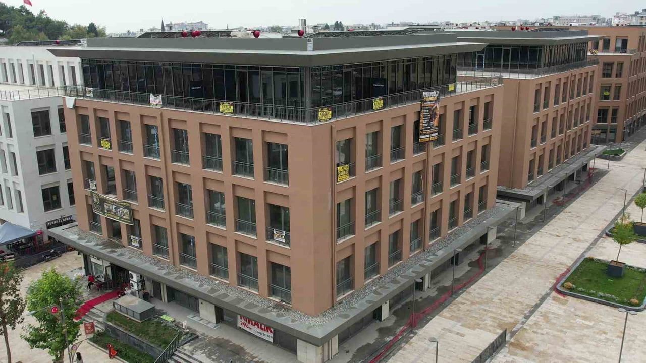 ÖZELLİKLE DAR GELİRLİ VATANDAŞLAR VE KÜÇÜK ESNAF, GELİRLERİNİN ÖNEMLİ BİR BÖLÜMÜNÜ KİRAYA AYIRMAK...