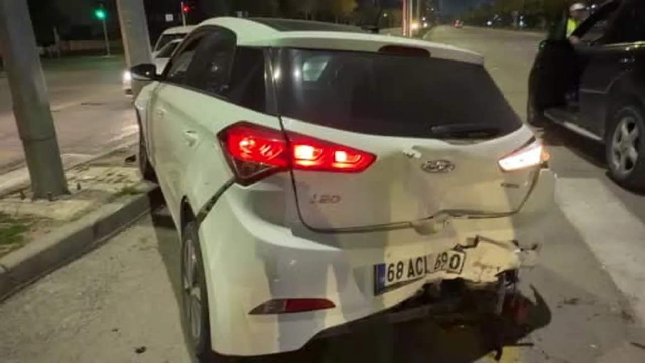 Aksaray’da 4 araçlı zincirleme kaza: 3 yaralı