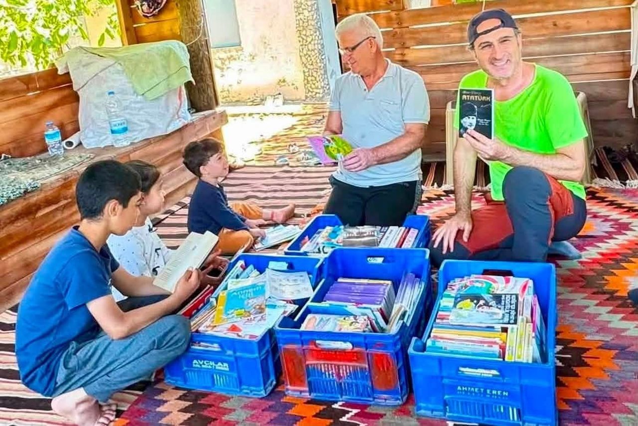 MANAVGAT BELEDİYESİ, YAYLALARA KÜTÜPHANE DESTEĞİ SUNDU