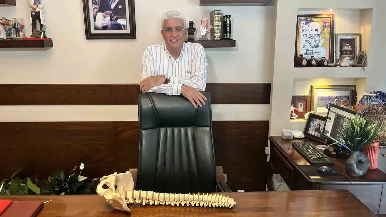 BEYİN, SİNİR VE OMURİLİK CERRAHİSİ UZMANI PROF. DR. ORHAN ŞEN, NÜFUSUN HIZLA YAŞLANDIĞINI...