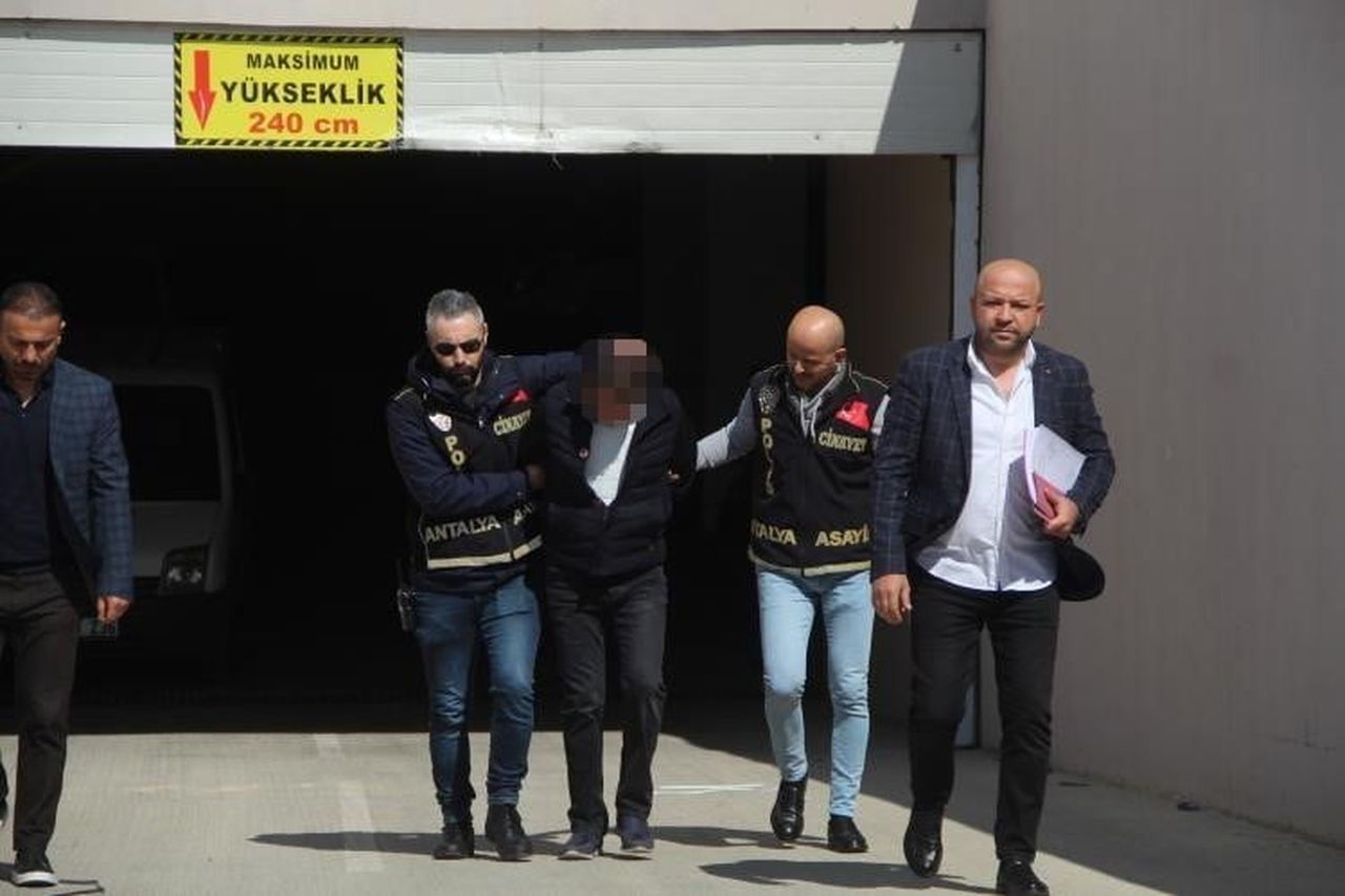 SİNAN E. (ARŞİV)