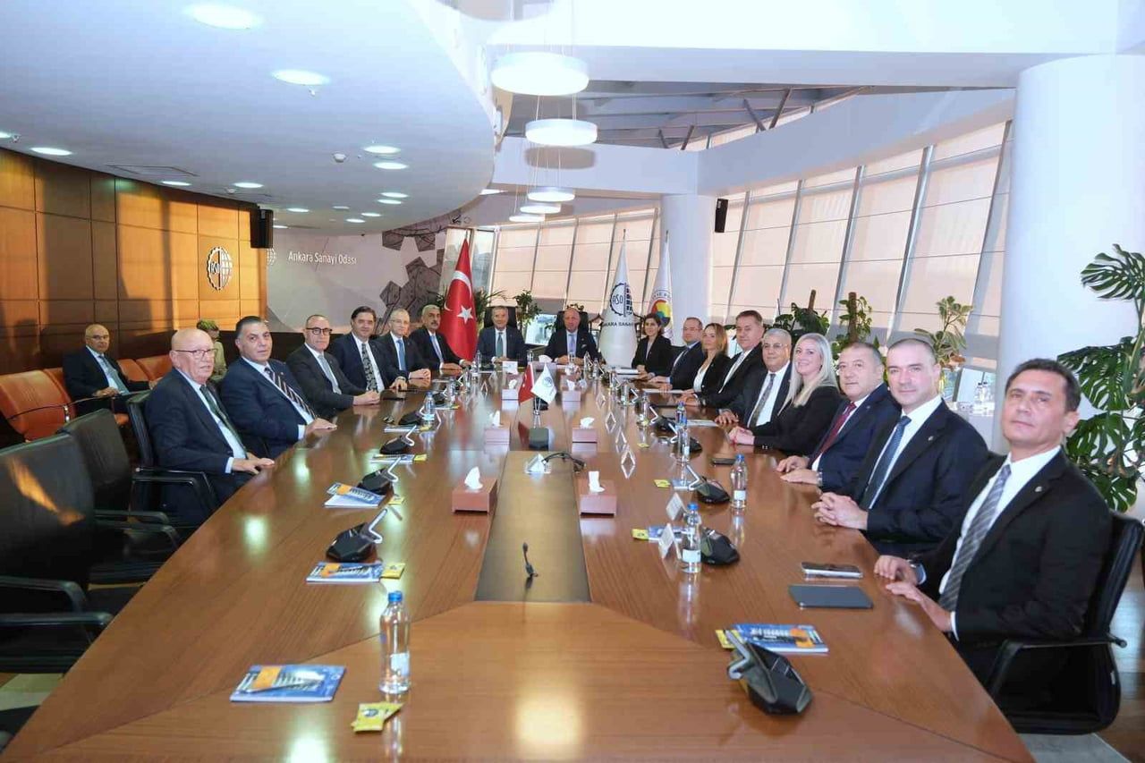 ASO YÖNETİM KURULU, YENİ DÖNEMİN İLK TOPLANTISINI SEYİT ARDIÇ BAŞKANLIĞINDA...