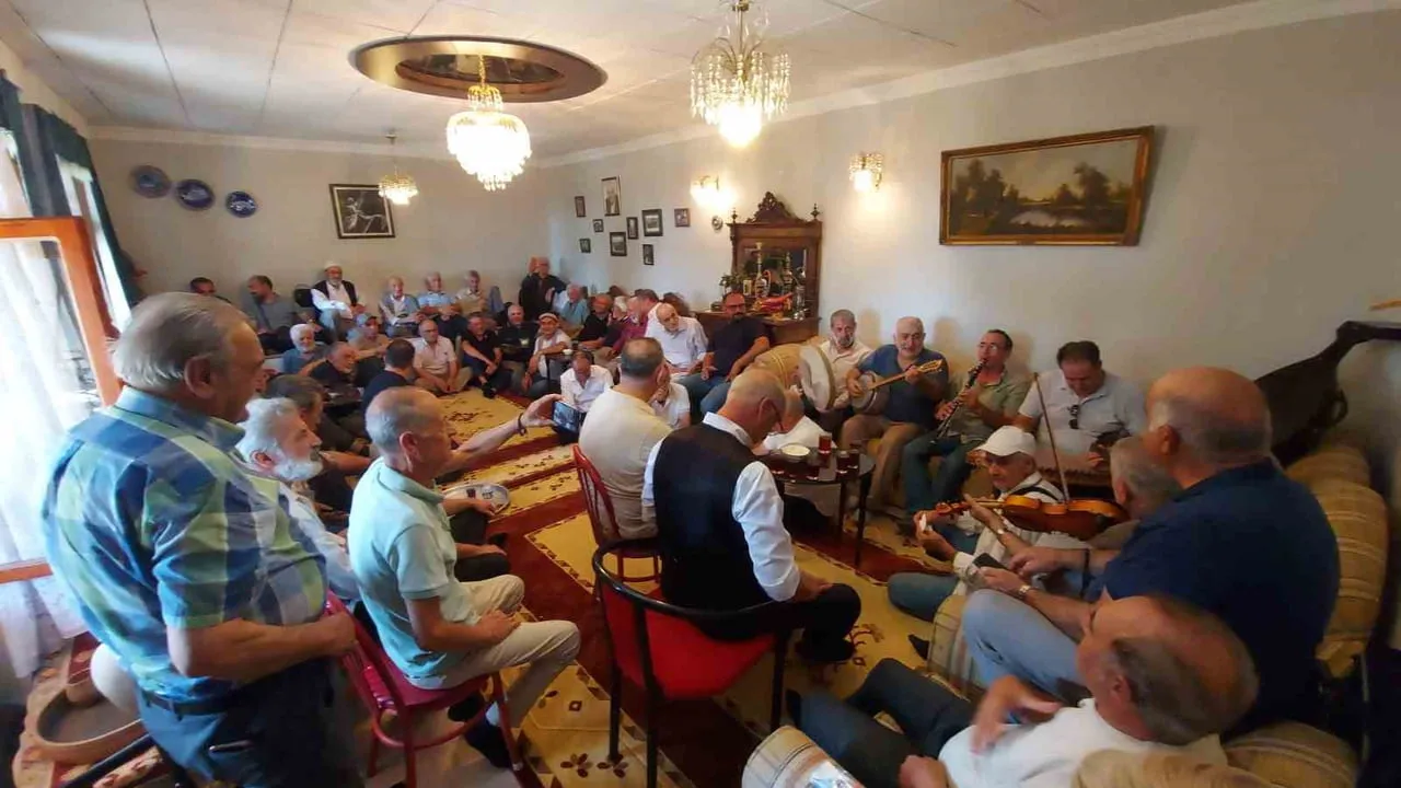 ERZURUM’DA ŞEHRİN KADİM GELENEĞİ SOHBET VE MUSİKİ MECLİSİ, RASİM KULLEBİ’NİN DUMLU’DAKİ KONAĞINDA...
