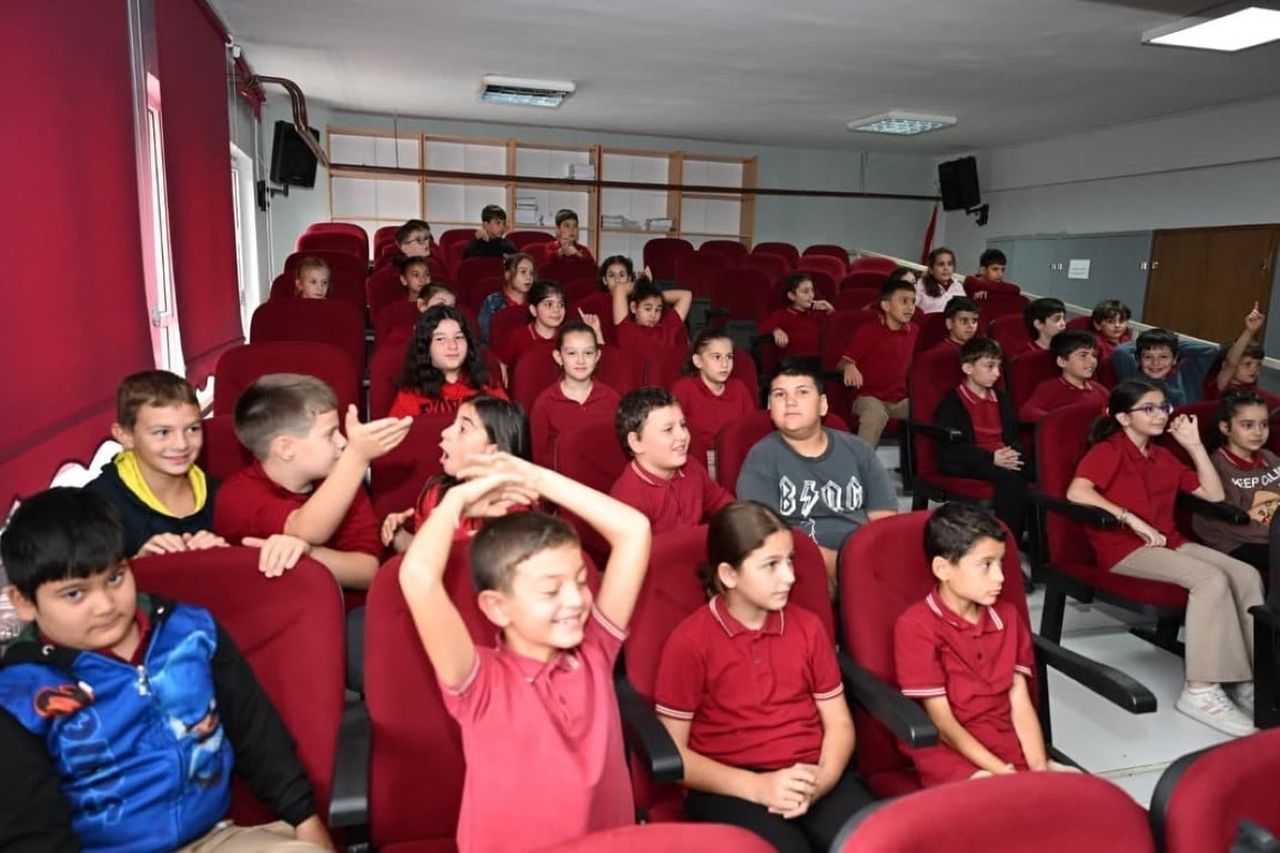 KARTEPE DERBENT ATA İLKOKULU'NDA DÜZENLENEN "KÖYÜMÜZDE ŞENLİK VAR" BİLİM ŞENLİĞİ RENKLİ...