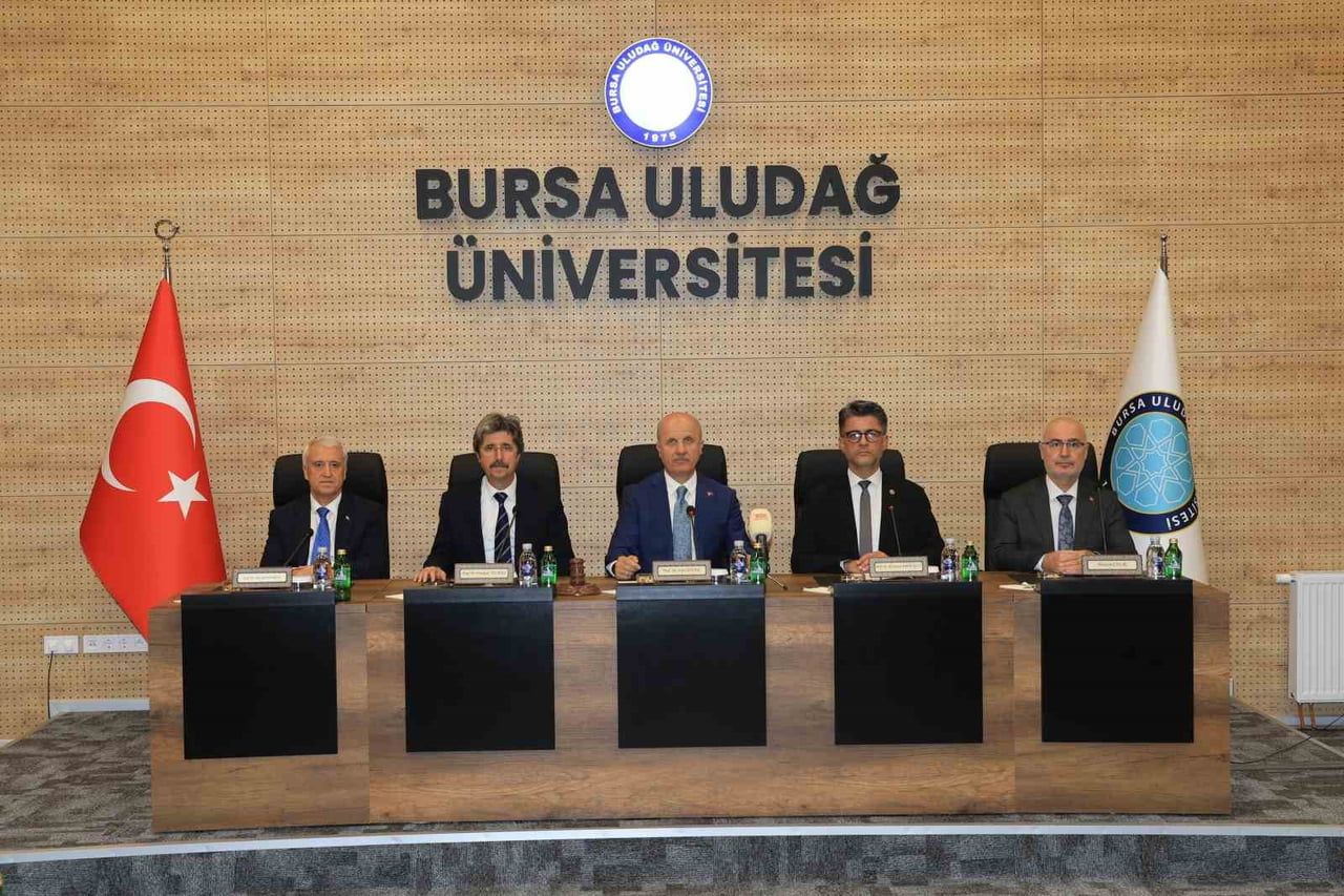 ÜNİVERSİTELER ARASI KURUL (ÜAK) YÖNETİM KURULU TOPLANTISI, BURSA ULUDAĞ ÜNİVERSİTESİ’NİN (BUÜ) EV...