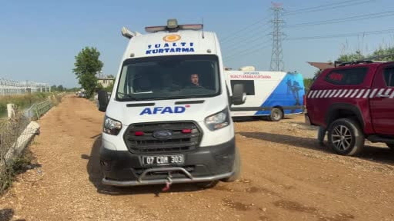 Sulama kanalı kenarında motosikleti bulunan adam için arama çalışması başlatıldı