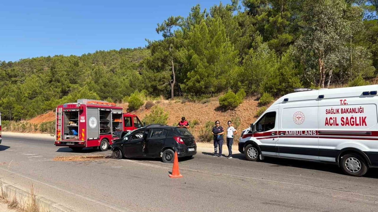 FETHİYE-SEYDİKEMER YOLUNDA FECİ KAZA 42 YAŞINDAKİ SUNA DEMİRER HAYATINI KAYBETTİ