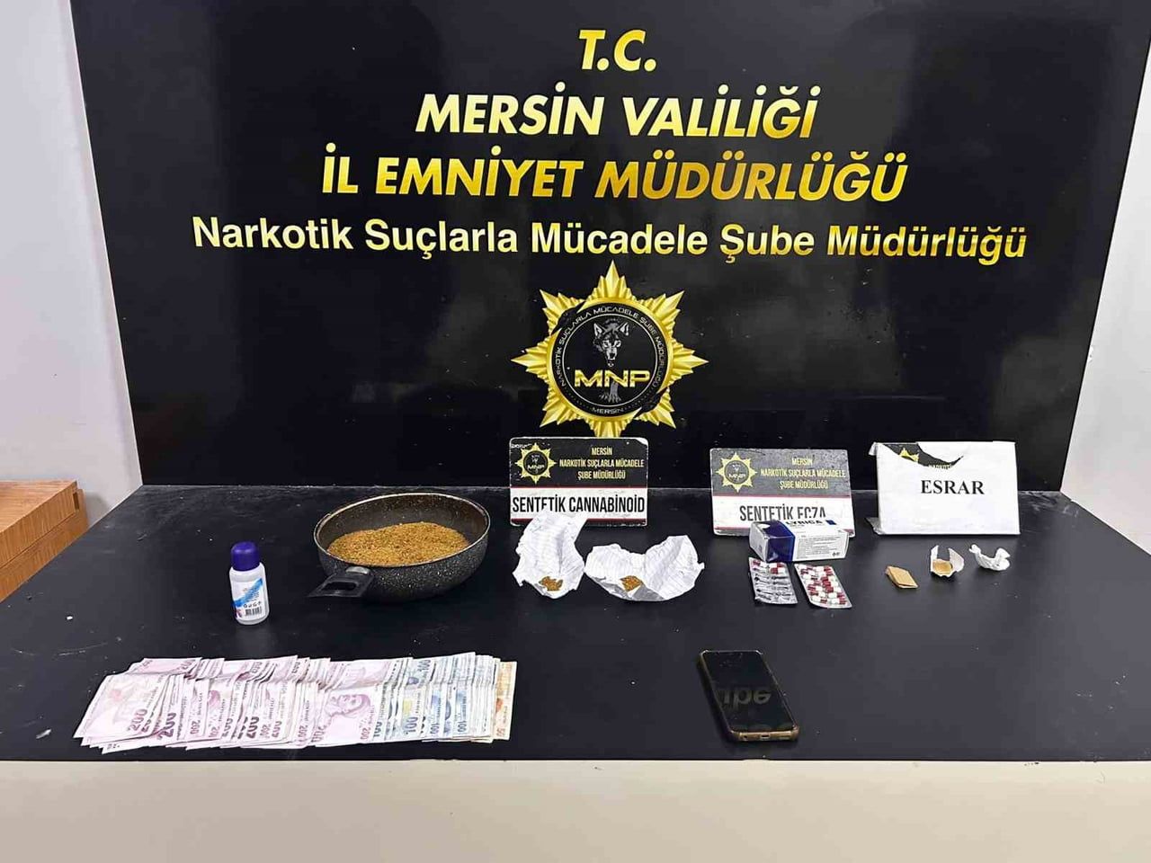 MERSİN’DE UYUŞTURUCU MADDE TİCARETİ YAPAN VE SOKAK SATICISI OLARAK TABİR EDİLEN ŞAHISLARA YÖNELİK...