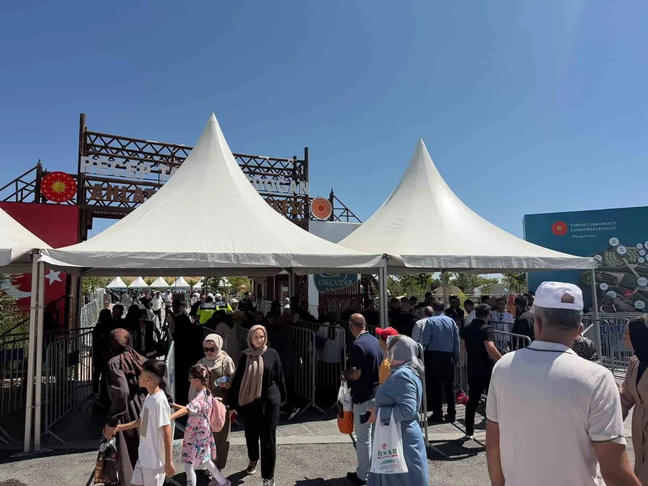 ANADOLU’NUN FETHİNİN 955. YIL DÖNÜMÜ DOLAYISIYLA BİTLİS’İN AHLAT İLÇESİNDE DÜZENLENECEK PROGRAM...