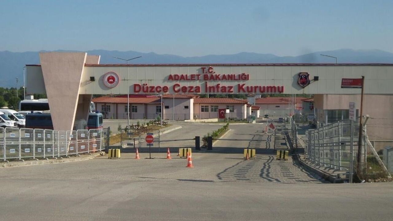 YAPILAN SORGULARDA ARAMASI BULUNAN 33 ŞAHIS GÖZALTINA ALINIRKEN 20’Sİ TUTUKLANDI.