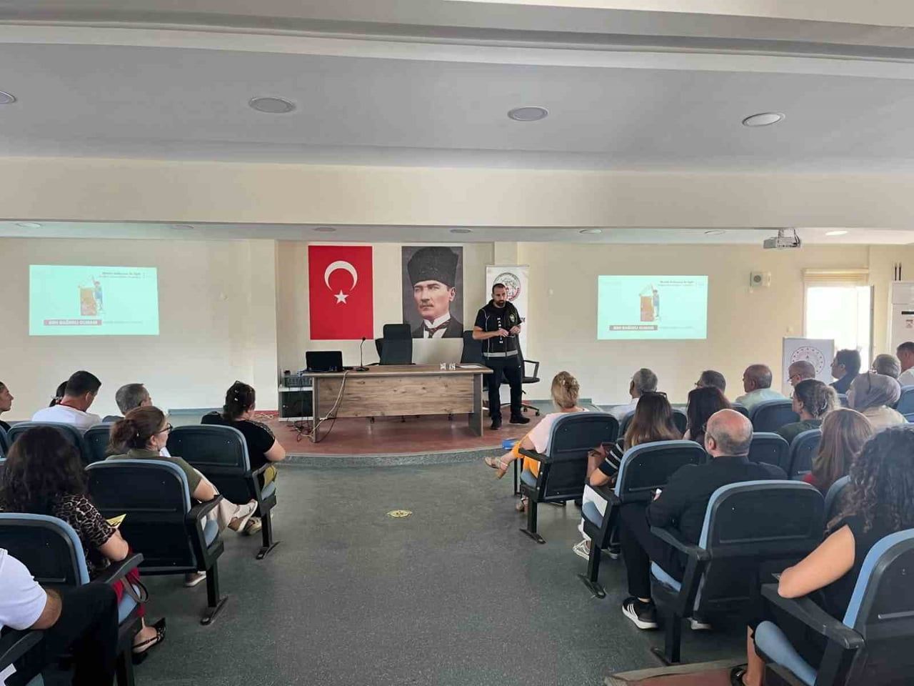 AYDIN’IN SÖKE İLÇESİNDE OKUL YÖNETİCİLERİNE, ÖĞRENCİLERİN BAĞIMLILIK RİSKLERİNDEN KORUNMASI VE...