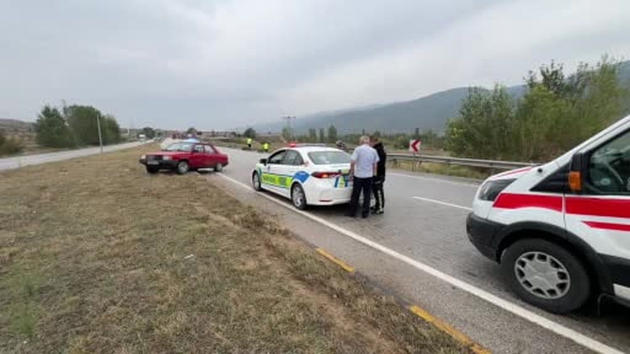 Kastamonu’da aynı kavşaktaki iki trafik kazasında 3 kişi yaralandı