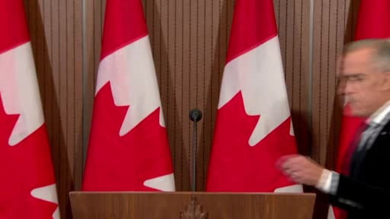 Kanada Başbakanı Mark Carney, Wainwright Askeri Üssü'ndeki yangında 4 askerin hayatını...