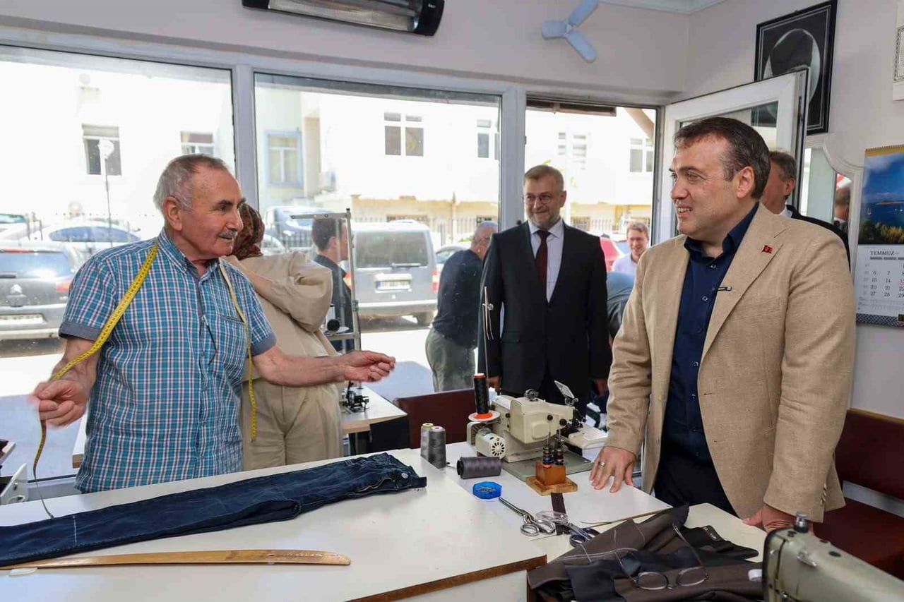 BİLECİK VALİSİ FAİK OKTAY SÖZER, ESNAF VE VATANDAŞLA BİR ARAYA GELDİ.