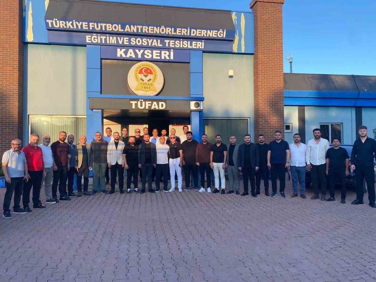 ERCİYES 38 FUTBOL SPOR KULÜBÜ’NDE OLAĞANÜSTÜ SEÇİMLİ GENEL KURUL TOPLANTISI SONRASI YÖNETİMDE...