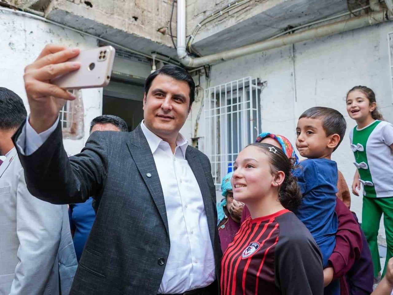 ŞEHİTKAMİL BELEDİYE BAŞKANI UMUT YILMAZ, MERVEŞEHİR, EYÜPSULTAN VE KARACAOĞLAN MAHALLELERİNİ...