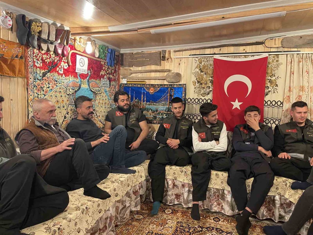 ZOMPÇULAR ENDURO MOTOSİKLET KULÜBÜ ÜYELERİ İSE HAFTALIK TOPLANTILARINI BU ÖZEL MEKÂNDA...