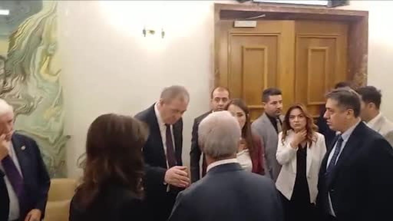 DEM Partililer MHP Genel Başkanı Bahçeli ile selamlaştı