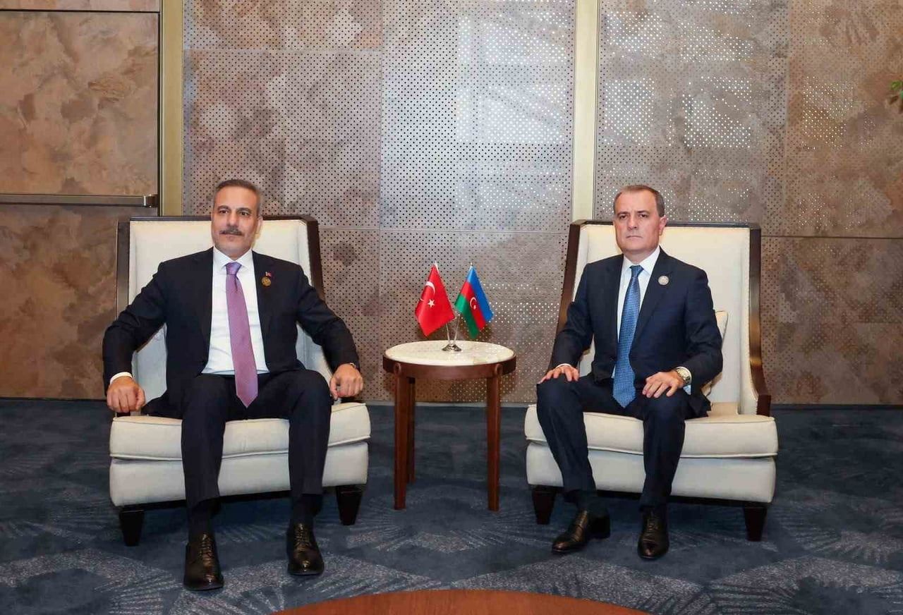DIŞİŞLERİ BAKANI HAKAN FİDAN, BAKÜ'DE AZERBAYCAN DIŞİŞLERİ BAKANI CEYHUN BAYRAMOV İLE BİR ARAYA...