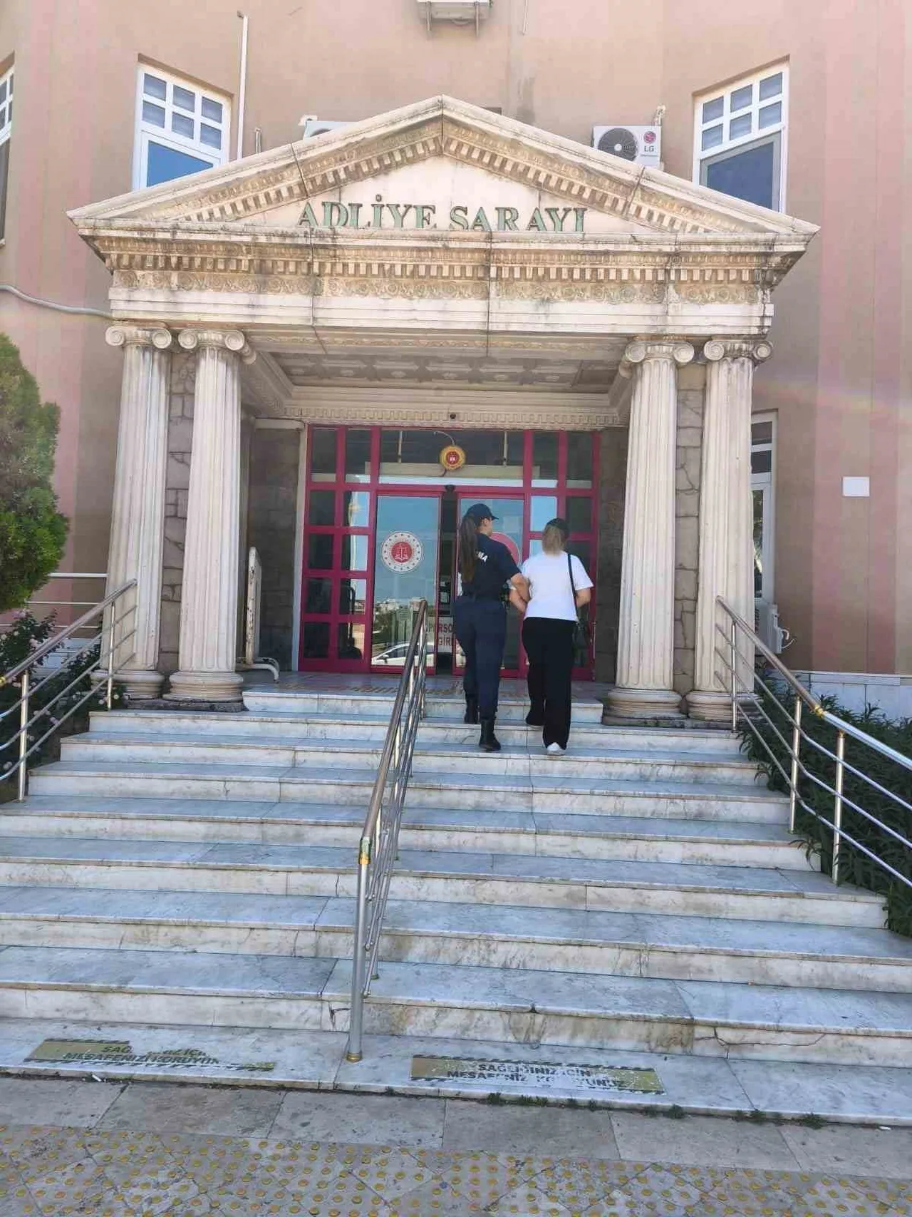 HIRSIZLIK SUÇUNDAN ARANIYORDU, DİDİM’DE YAKALANDI