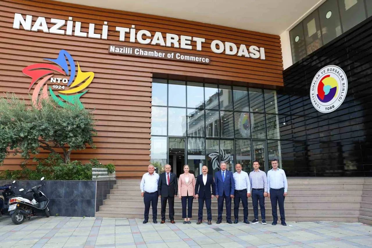 VALİ VAROL NAZİLLİ TİCARET ODASI’NA İADE-İ ZİYARETTE BULUNDU