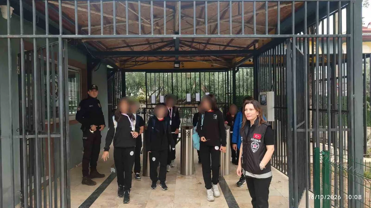 DENİZLİ VALİLİĞİ KOORDİNASYONUNDA YÜRÜTÜLEN ÇALIŞMALAR KAPSAMINDA, KENT GENELİNDEKİ OKULLARDA...