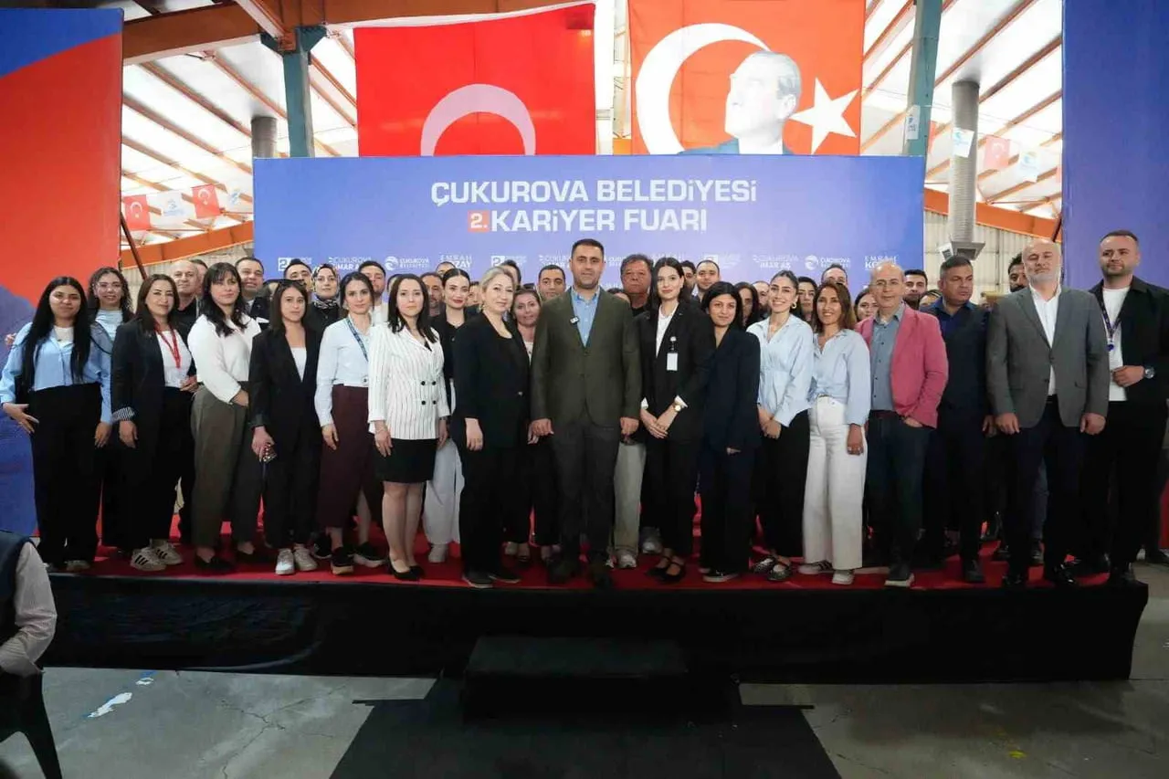 ÇUKUROVA BELEDİYESİ TARAFINDAN DÜZENLENEN 3. KARİYER FUARI, İŞ ARAYAN VATANDAŞLARLA İŞVERENLERİ...