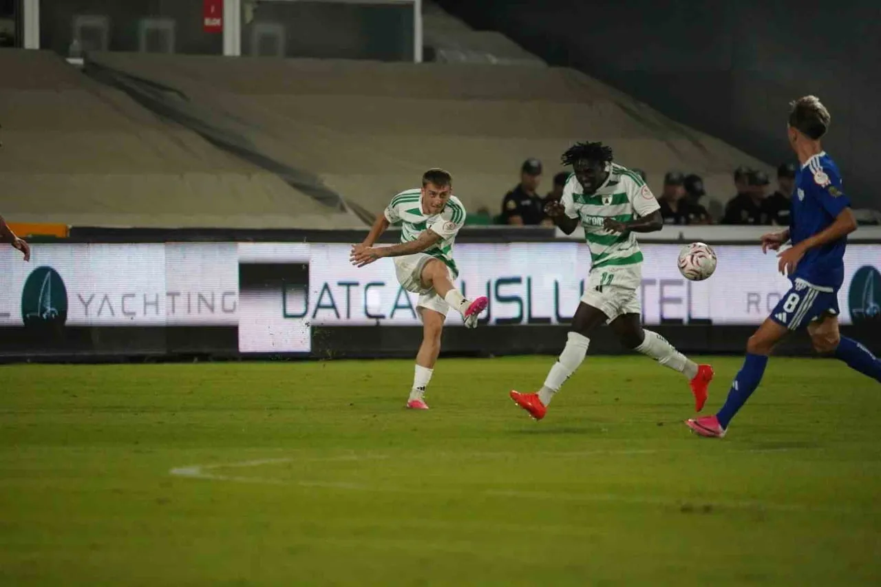 TRENDYOL 1. LİG'İN 2. HAFTASINDA MUĞLASPOR, SAHASINDA BANDIRMASPOR 0-0 BERABERE KALDI.