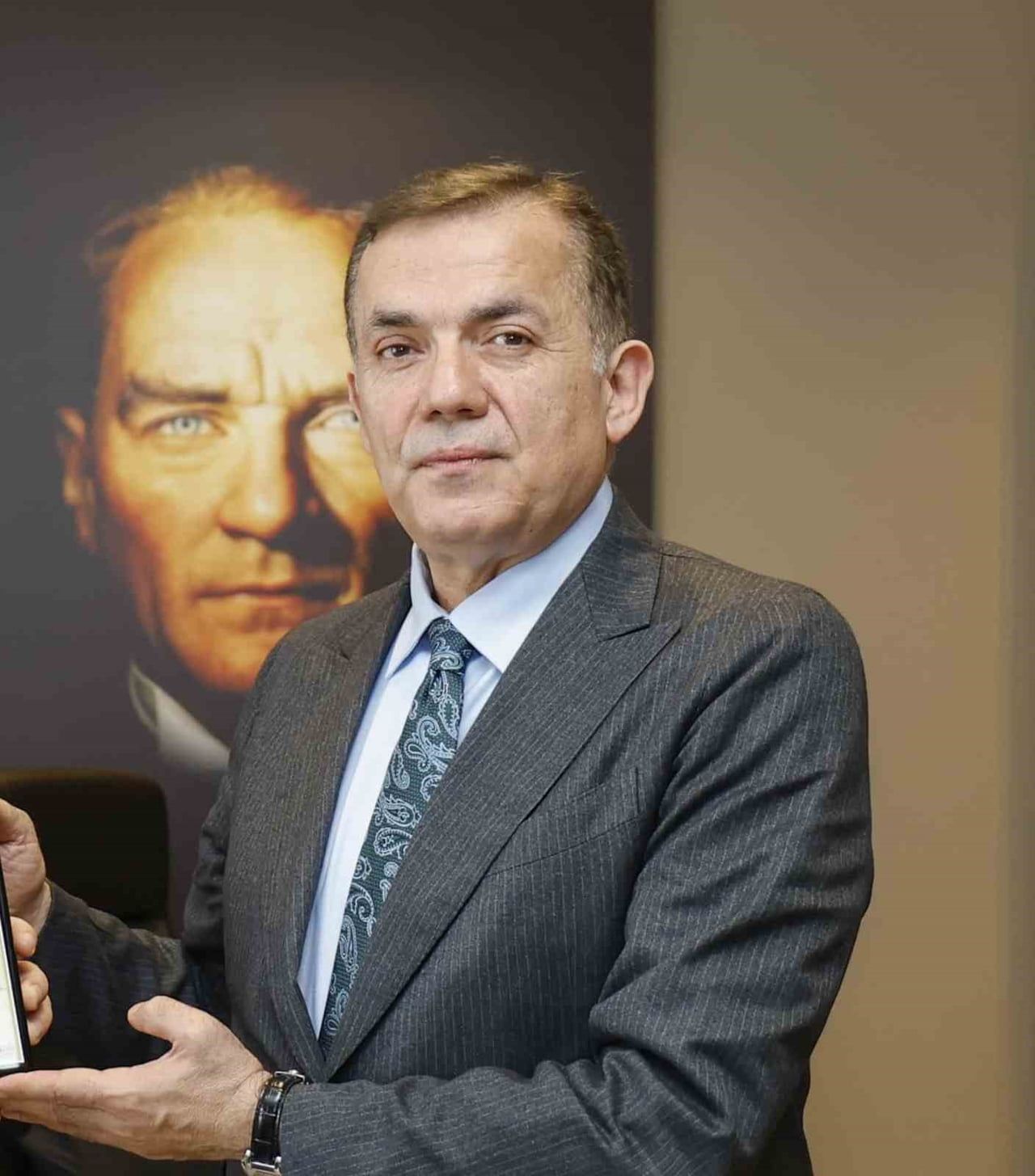 MERSİN'DE BÜYÜKŞEHİR, YENİŞEHİR VE MEZİTLİ BELEDİYELERİNE YÖNELİK YÜRÜTÜLEN YOLSUZLUK SORUŞTURMASI...
