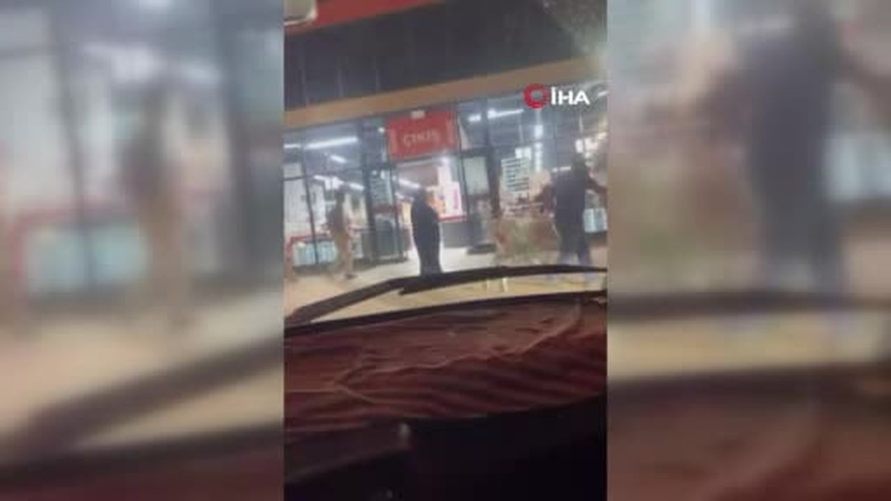 Ankara’da markette silahlı kavga kamerada