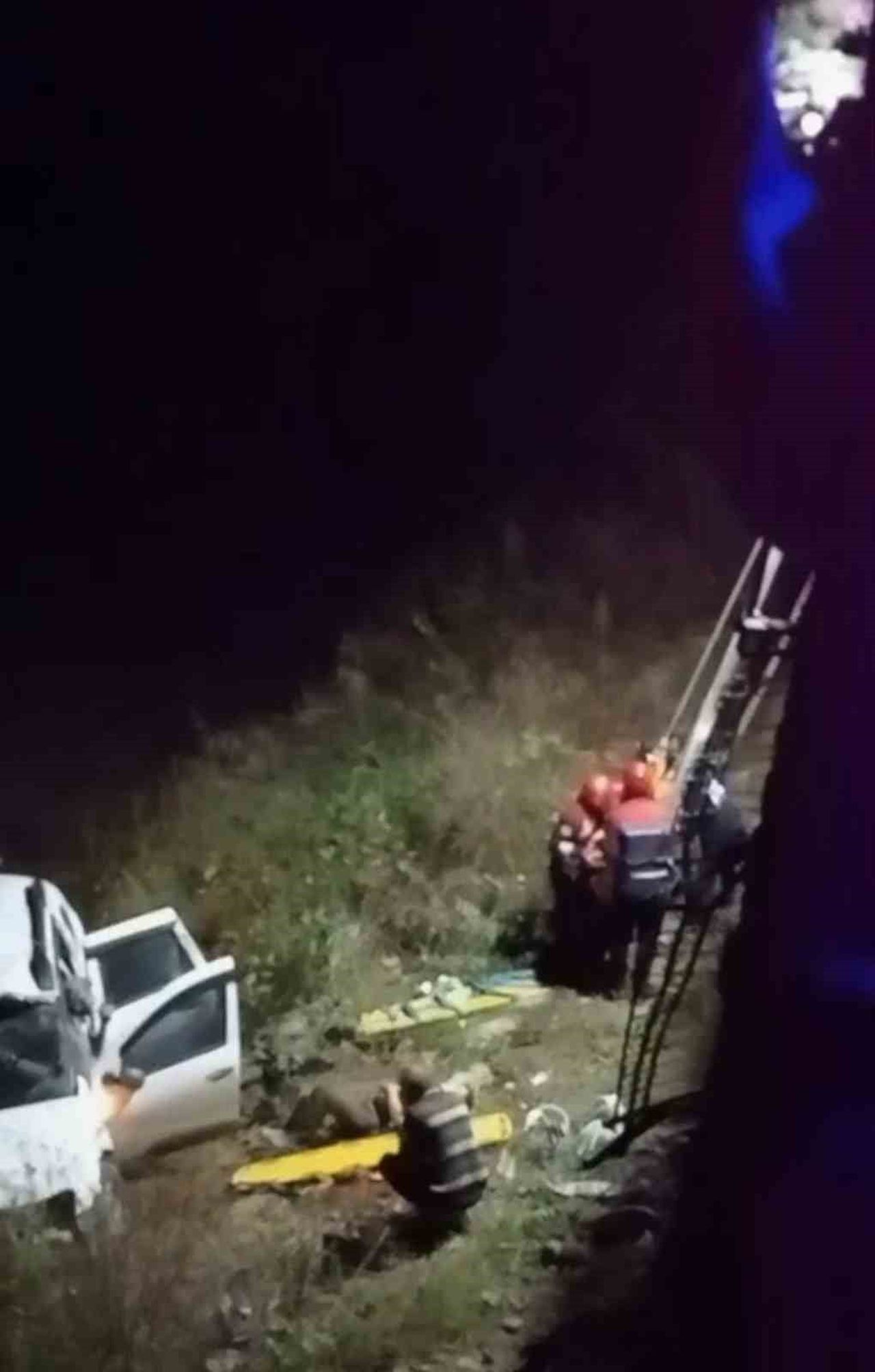 TRABZON'UN ARAKLI İLÇESİNDE BUGÜN AKŞAM SAATLERİNDE MEYDANA GELEN TRAFİK KAZASINDA 5 KİŞİ...