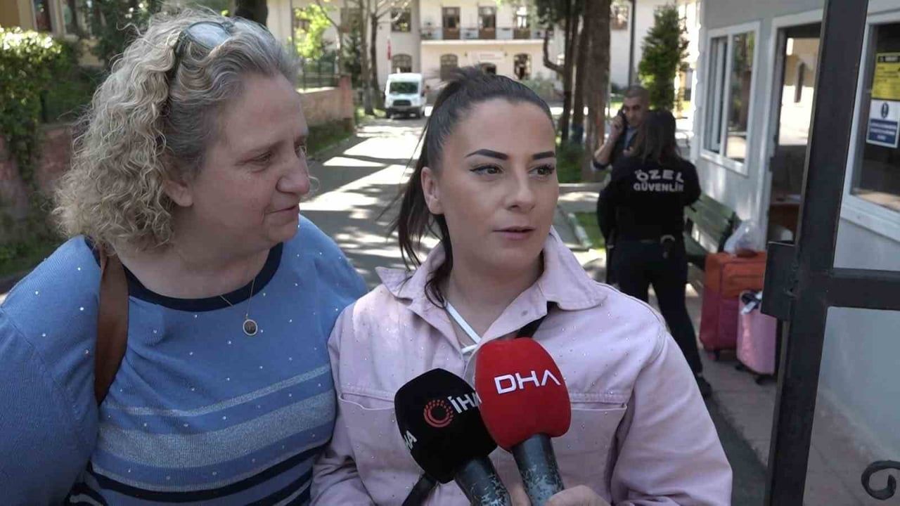 REBECCA S. VE ANNESİ (ARŞİV)