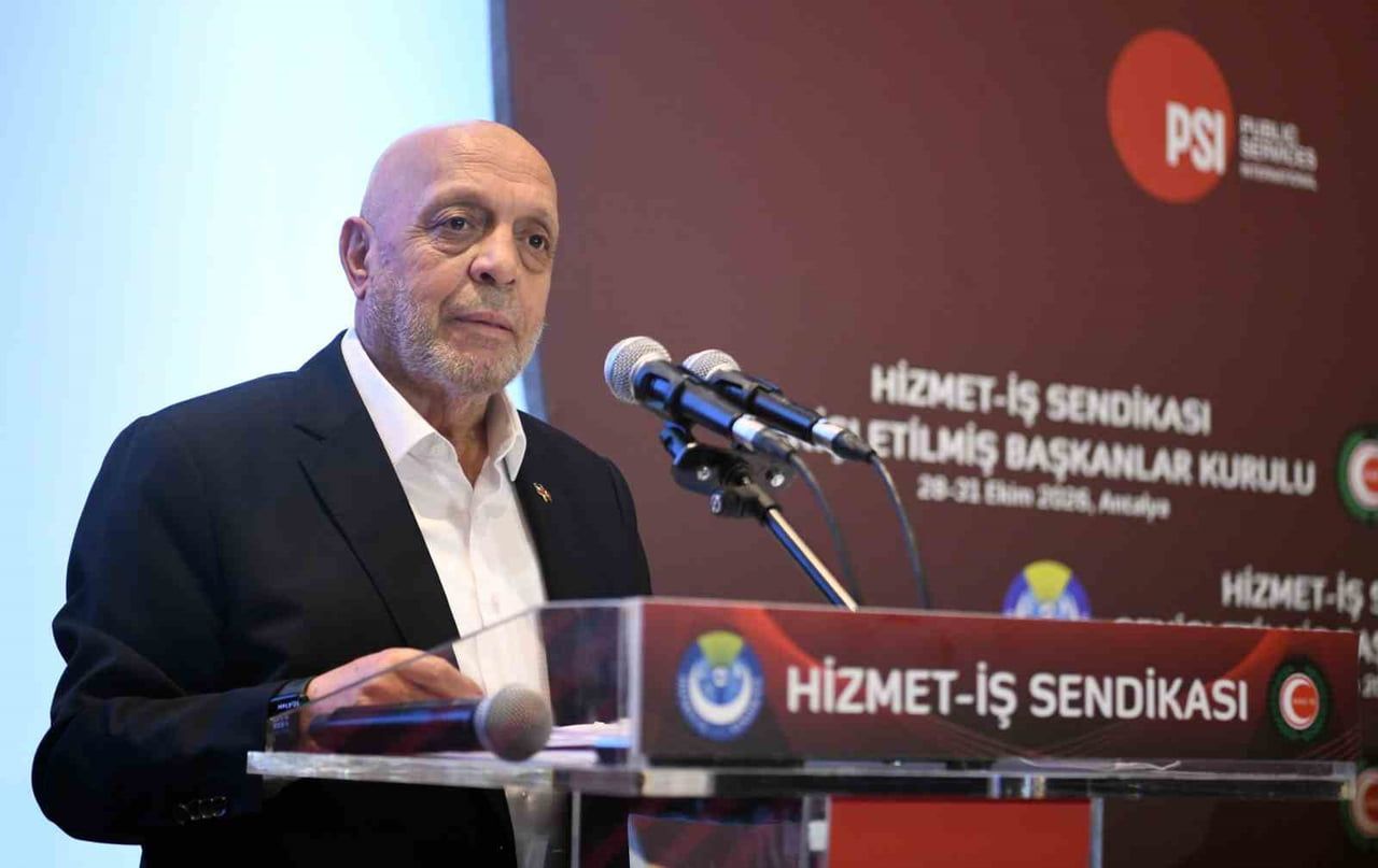 HİZMET-İŞ SENDİKASI GENEL BAŞKANI MAHMUT ARSLAN, KONUŞMA YAPTI.