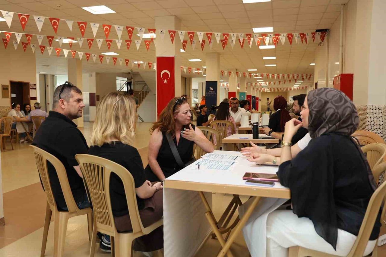 DÜZCE ÜNİVERSİTESİ TARAFINDAN DÜZENLENEN DÜZCE ÜNİVERSİTESİ TANITIM GÜNLERİ’NİN İKİNCİ GÜNÜNDE...