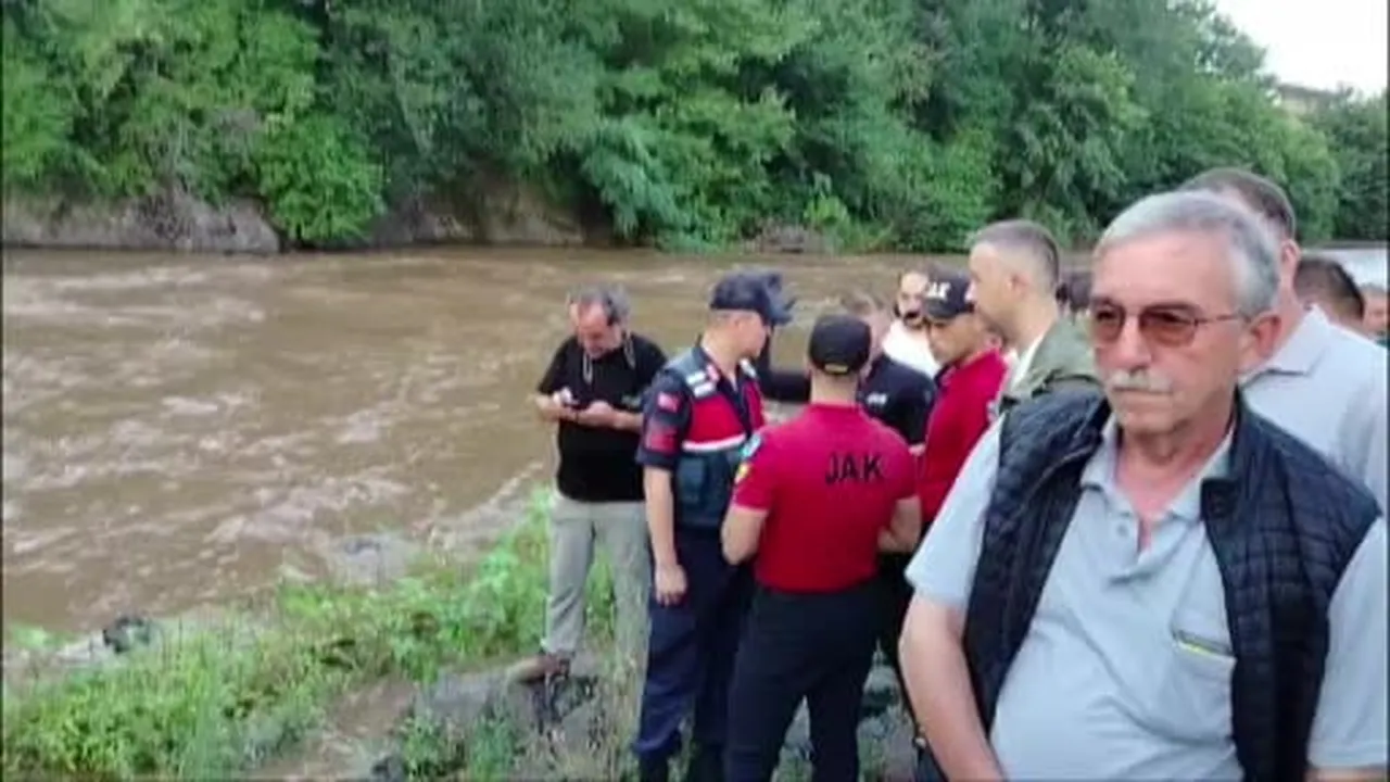 Giresun'da anne ile 2 kızı ile sel sularına kapıldı